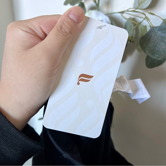 NWT Fabletics Leggings - Picture 7 of 10